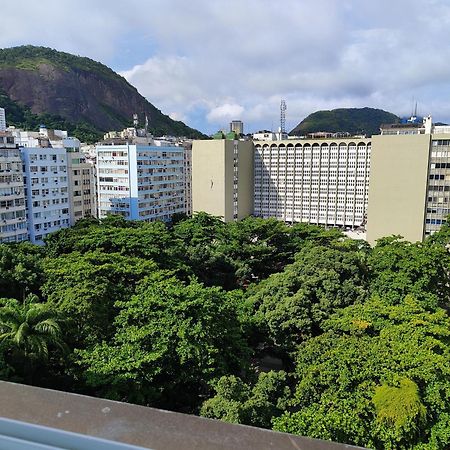 A Uma Quadra Da Praia De Copacabana Рио-де-Жанейро Экстерьер фото